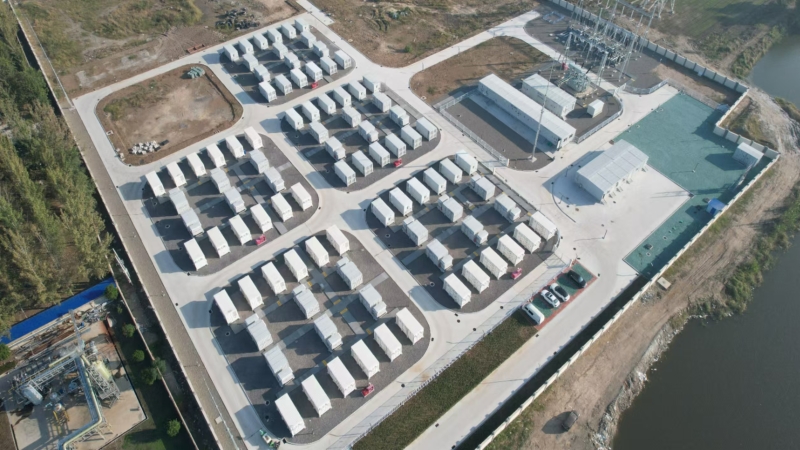 助力儲能高質(zhì)量發(fā)展！辰隆200MW/400MWh新能源集中式儲能項(xiàng)目成功并網(wǎng)