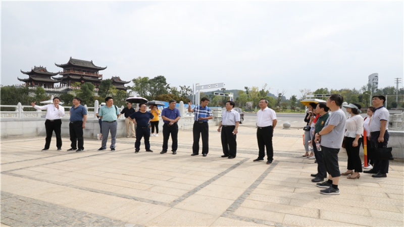 匠心智造 探索唐風(fēng)建筑營造技術(shù)的無限可能 ▎公司領(lǐng)導(dǎo)一行視察貴州草塘“十二塘”項(xiàng)目